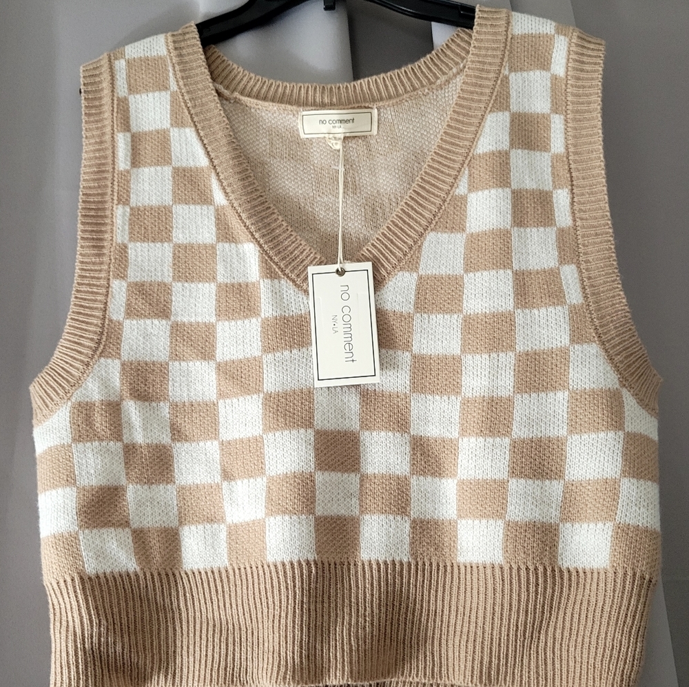 No Coment Tan/White top